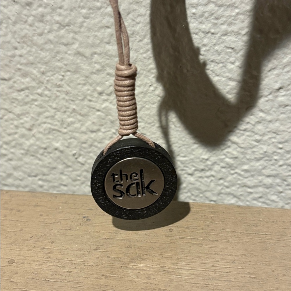 The Sak Beige and Black Leather Shoulder Kendra Bag - Picture 7 of 8
